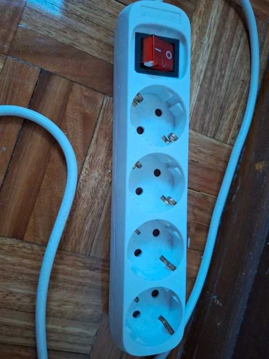 Extensão elétrica, tomada múltipla, régua eletrica, Regleta, base multiple. Porto.