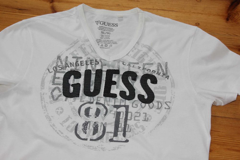 Guess T-shirt z nadrukiem XL