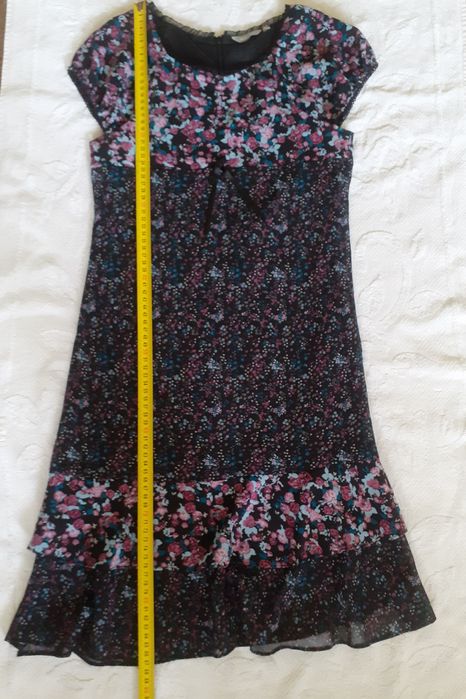 Sukienka w kwiatki, rozmiar 146
