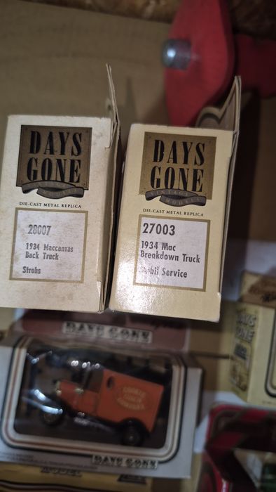 Stare autka lledo, matchbox 11szt kolekcjonerskie