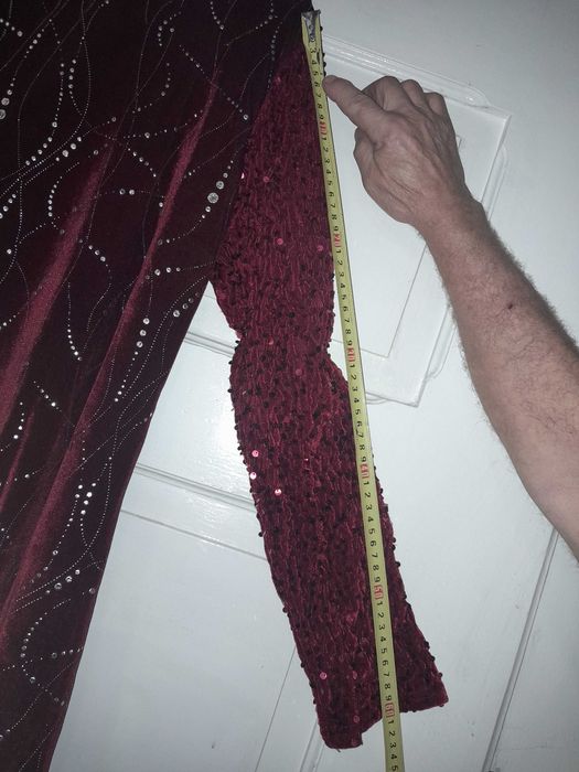 Sprzedam dwie nowe, piękne, czerwone sukienki imprezowe z cekinami