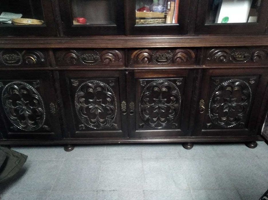 Conjunto de sala em madeira maciça – móvel, mesa e 6 cadeiras