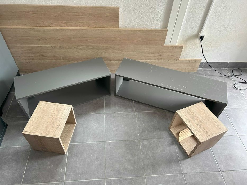 2 Prateleiras/Consolas em cinzento