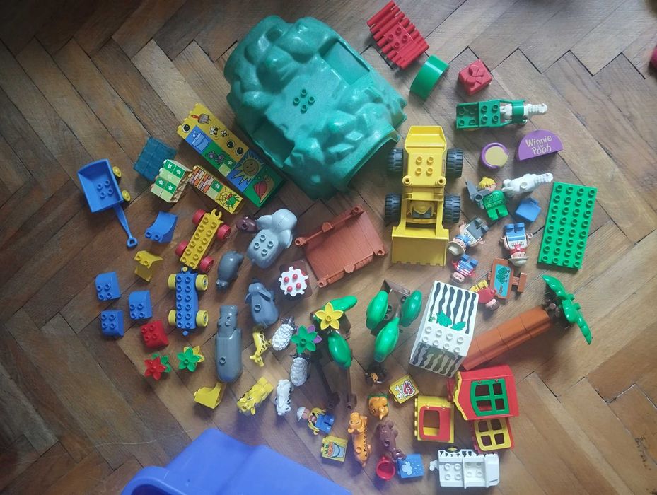 LEGO Duplo mix klocków i figurek + skrzynia