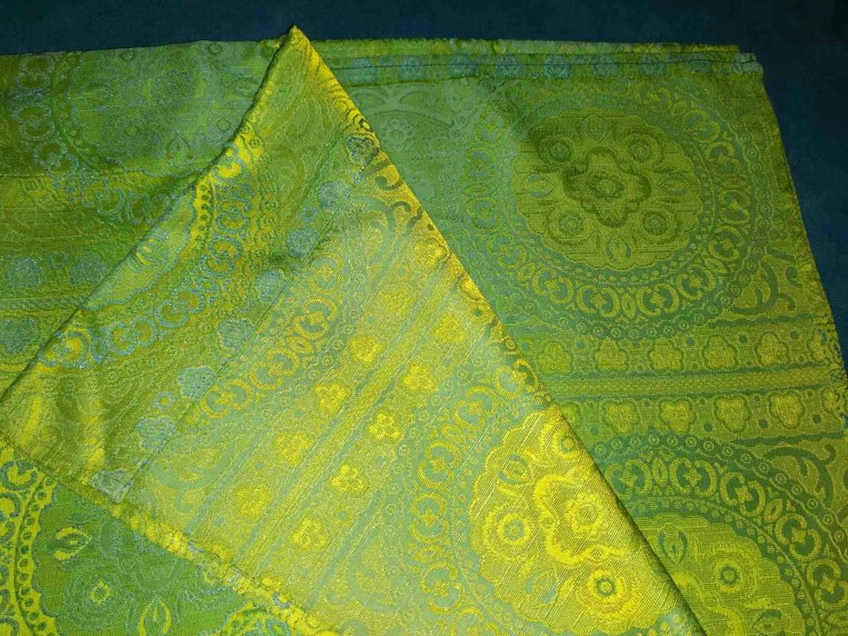 Красивая салатово-голубая скатерть. 160*118см.