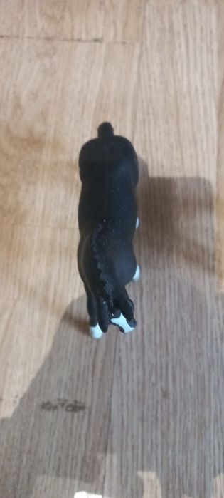 Sprzedam figurki koni schleich