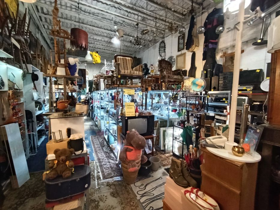 Szafka rogowa wisząca drewniana vintage retro stylowe stare drewno