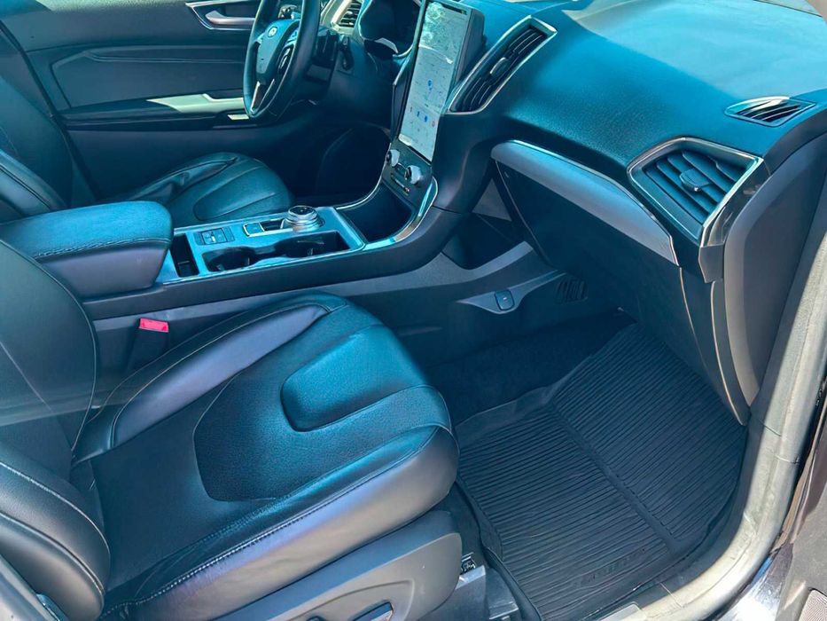 Ford Edge Titanium      2021