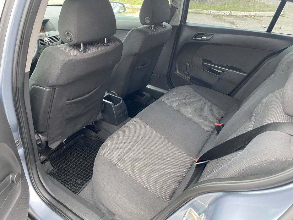 В Дуже Гарному Стані OPEL Astra H 1.6 Бензин На Автоматі! 140тис км