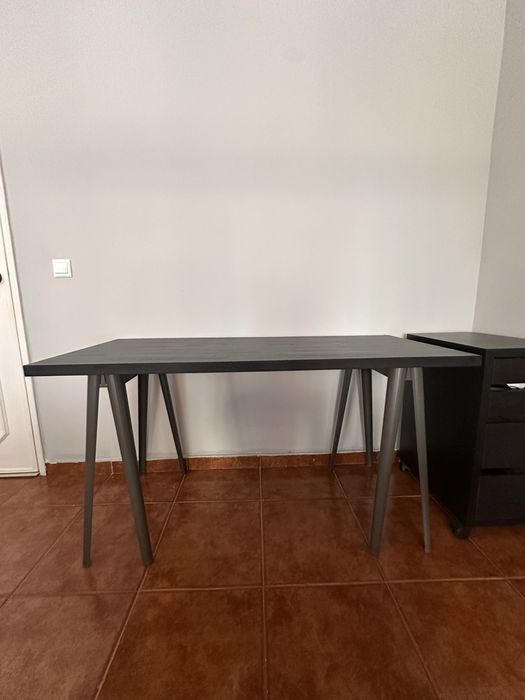 Secretaria Ikeia + Bloco de gavetas c/ rodízios