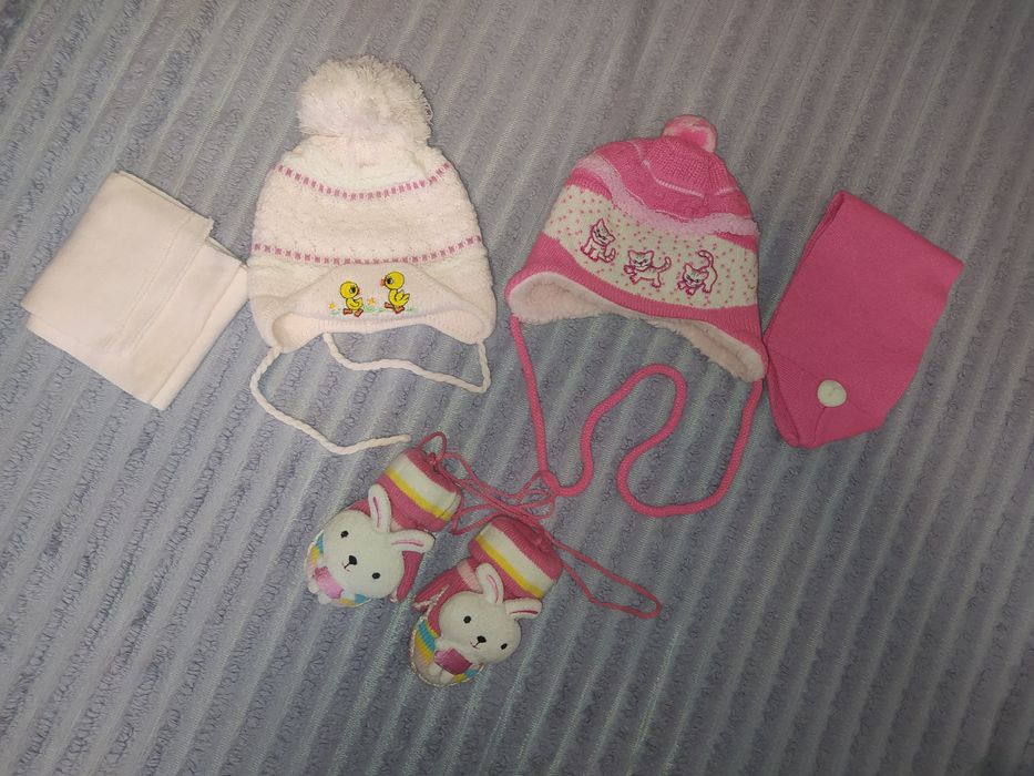 Продам шапки, рукавички.