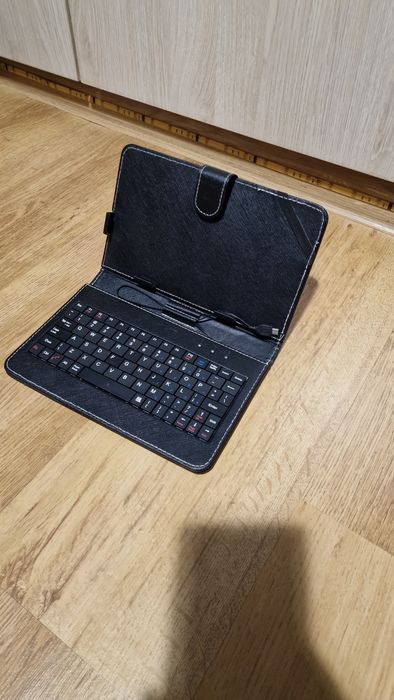 Etui z klawiaturą do tabletu 7" micro-USB | Zamienia tablet w mini lap