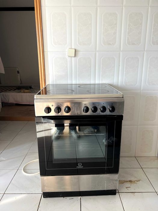 Fogão elétrico com placa de indução