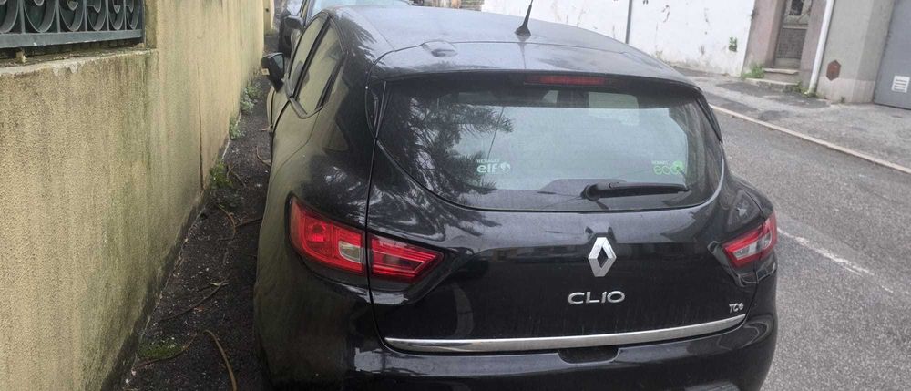 Renault Clio  4  /2014 sinistrado