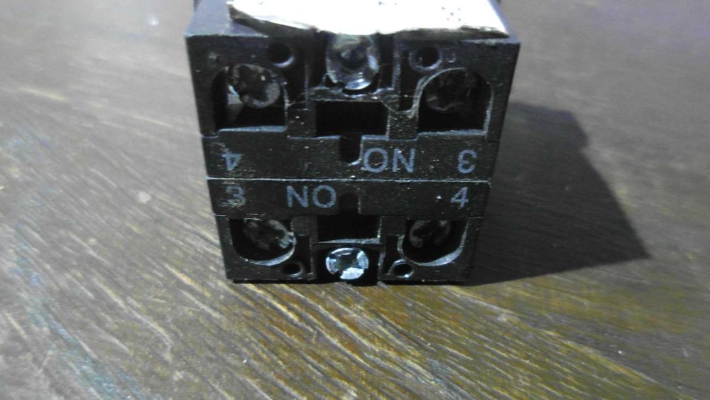 Кнопка-манипулятор с возвратом ХВ2-РА22(3SXD2PA22)