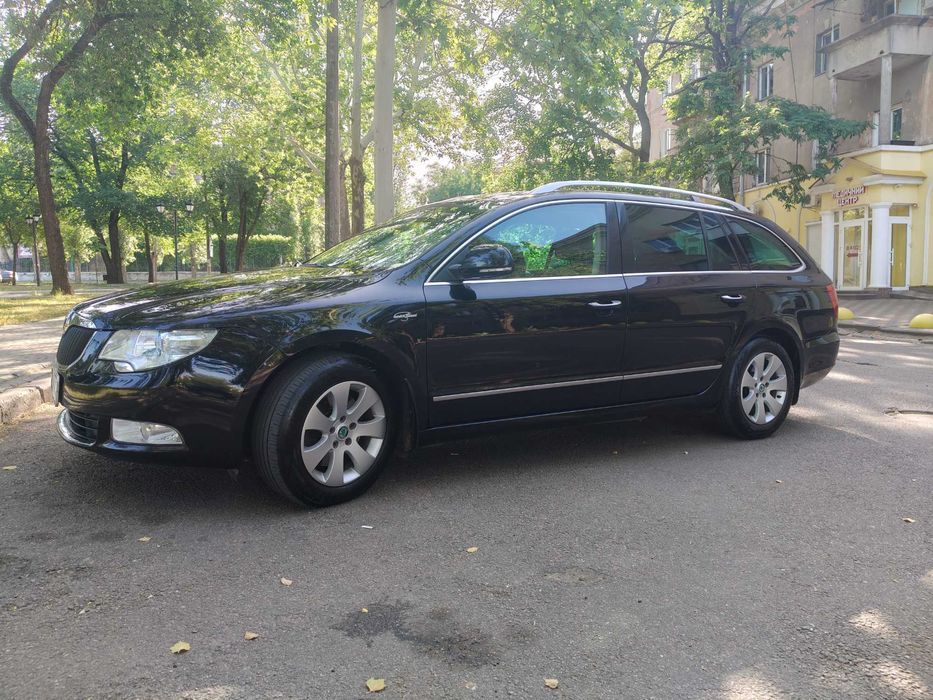 продаю  skoda superb в максимальній комплектації