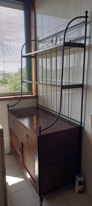 Louceiro em madeira maciça