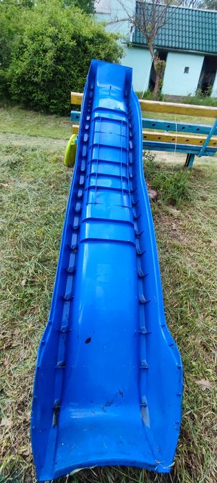 Б/У гірка є подряпини та полудірка. Без доставки Тільки самовивіз
