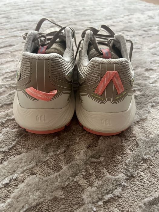 Жіночі кросівки Asics Gel-Kanaku 6