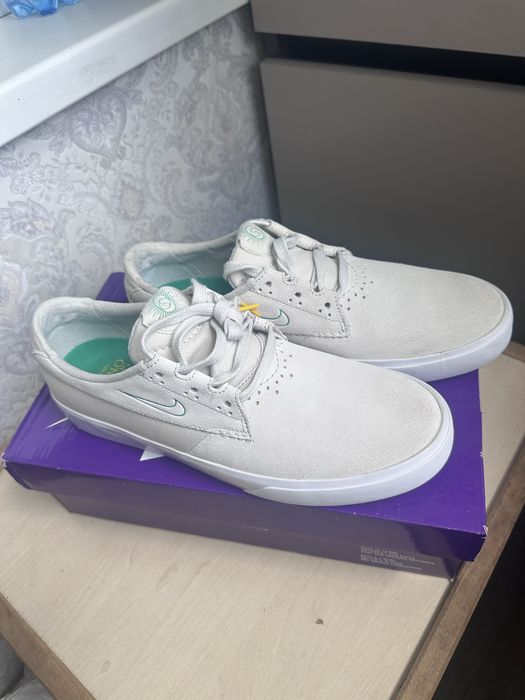 Кеди Nike SB Shane.Верх виконаний вз міцної преміальної замши кремово-білого відтінку
