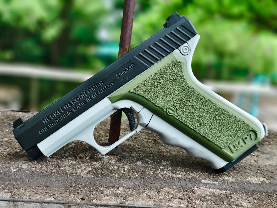 H&K P7 Toy Gun (Non-Functional)64738226700163120