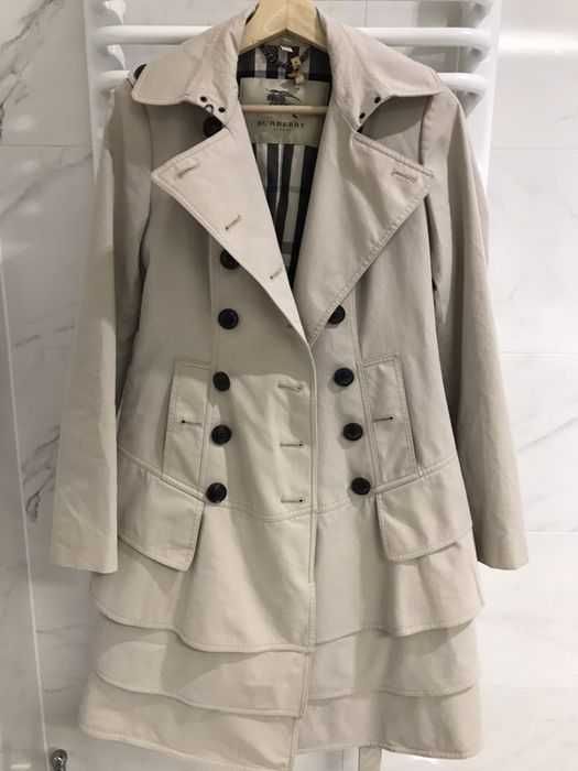 Jasno beżowy płaszcz Burberry roz. 36