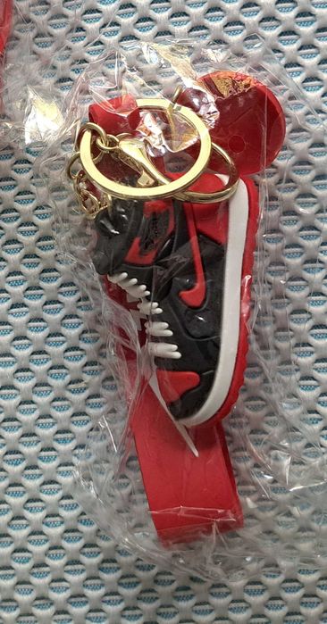 Porta-chaves - Ténis Nike - Preto e Vermelho - Novo!