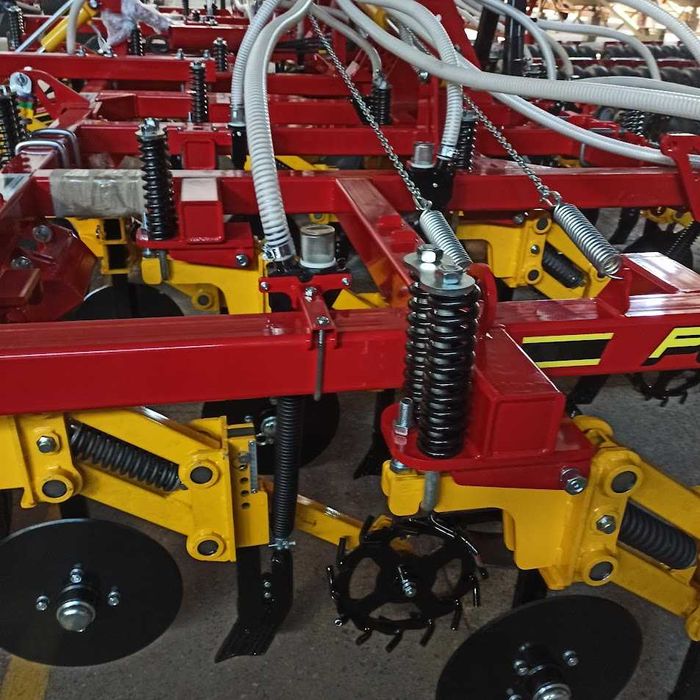 Анкерна паралелограмна висіваюча секція