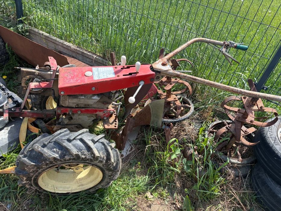 Glebogryzarka, traktor