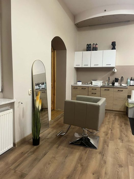 Wynajme osobny gabinet oraz stanowisko