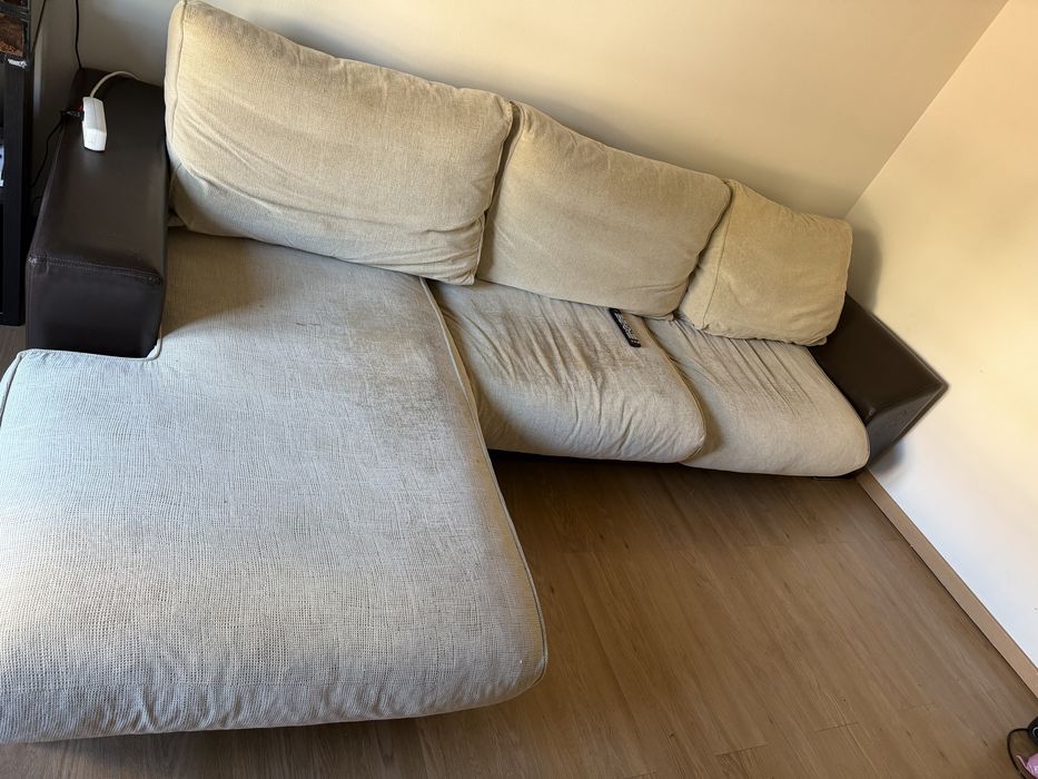Sofá Chaise Longue com marcas