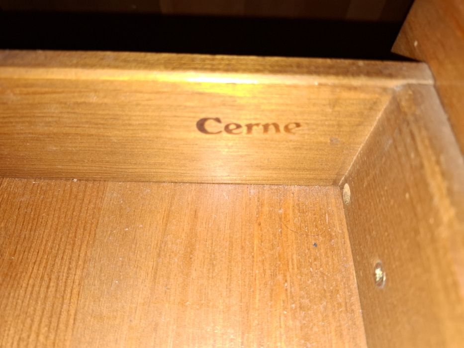 Móvel 6 gavetas  CERNE