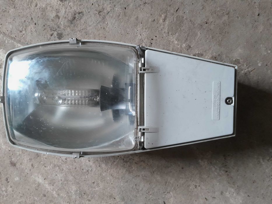 Urządzenia elektryczne  silnik 5,5kw lampa