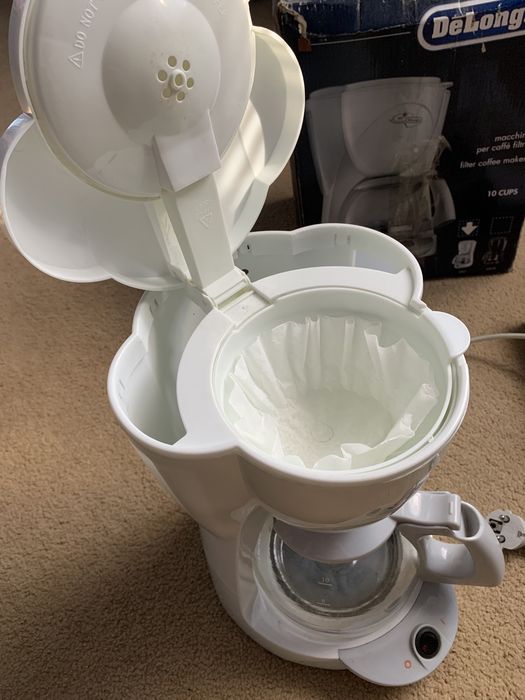 Крапельна кавоварка Delonghi Чайник. Электрочайник Кавомашина