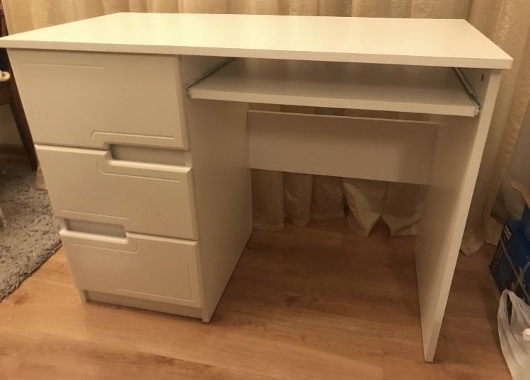 Biurko komputerowe z szufladami , białe bdb stan