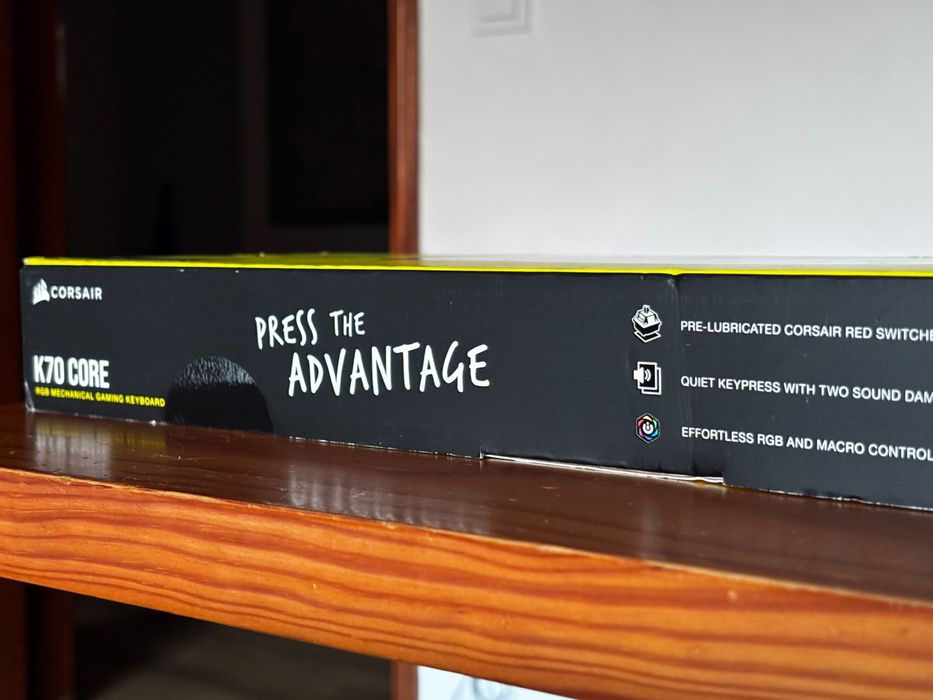 Teclado Corsair K70 CORE RGB
