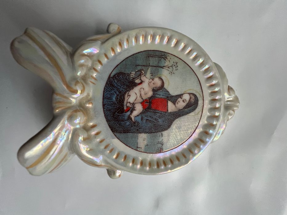 Статуетка «Божа Матір із сином». Фарфорова.