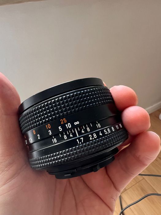 Carl Zeiss Planar 50mm 1.7 T* C/Y
