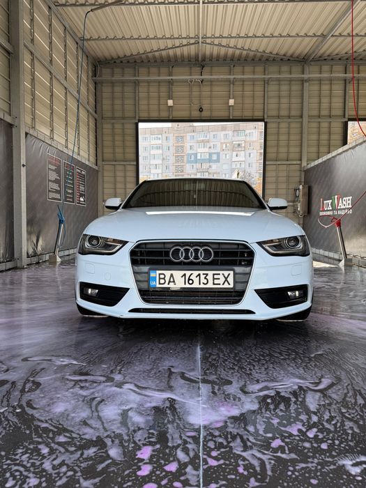 Продам Audi A4 b8 2013