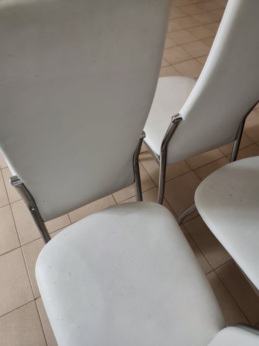 Cadeira imitação pele sala 4