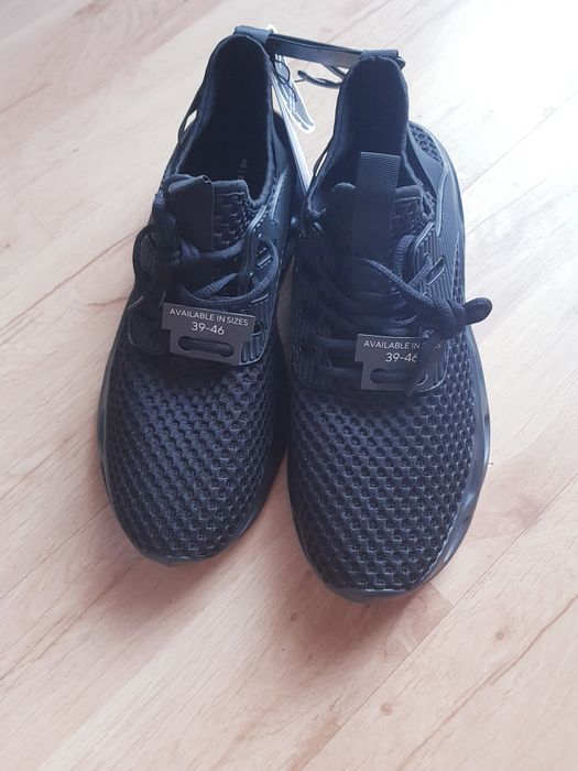 Nowe sportowe buty męskie z siatki marki Sinsay rozmiar 46