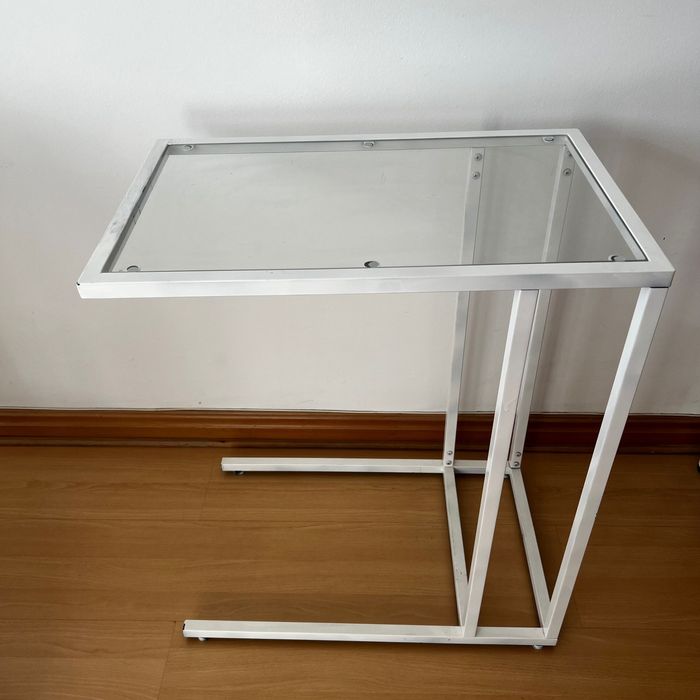 Mesa de suporte com vidro