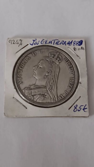 Moedas de prata de 1 coroa de 1889 e 1890. Cada uma tem 1 valor.