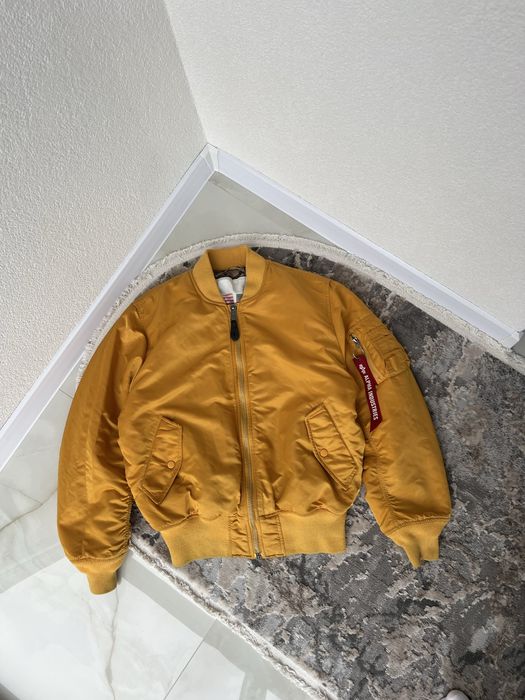 Двосторонній бомбер alpha industries