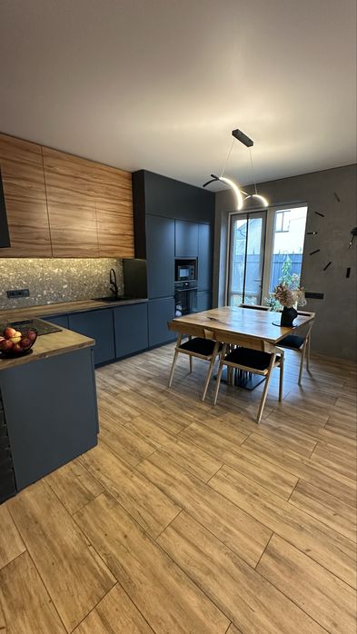 Дуплекс з авторським ремонтом! Вулиця Озерна!