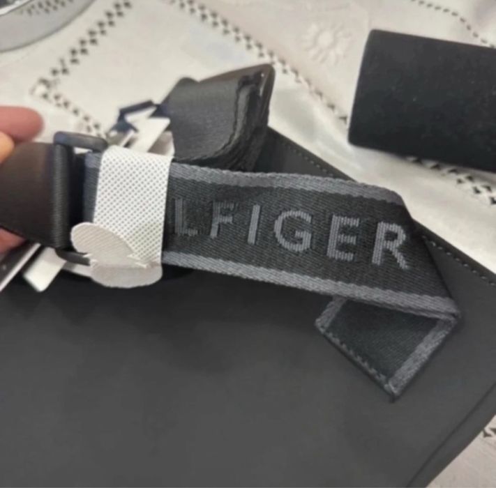 Mala tiracolo Tommy Hilfiger