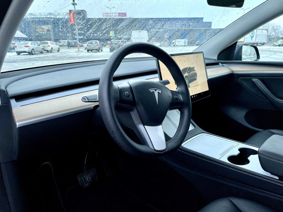 Продається Tesla Model Y Long Range