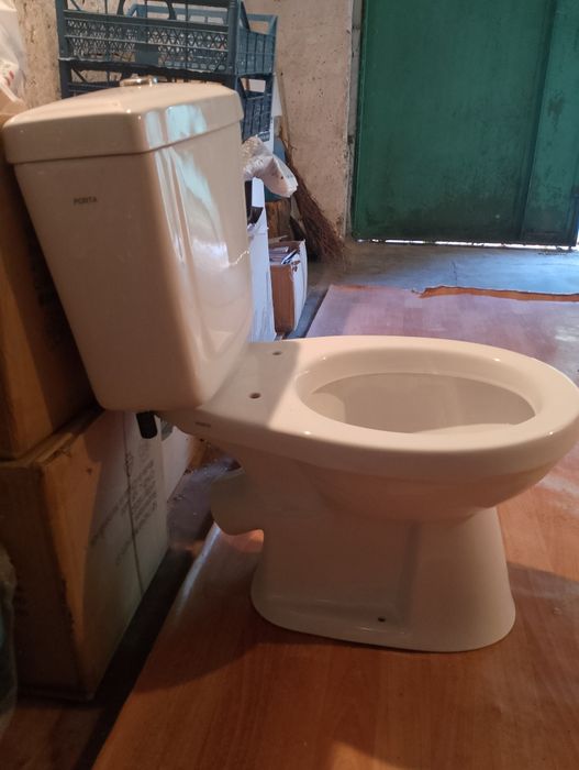 унитаз и тренога