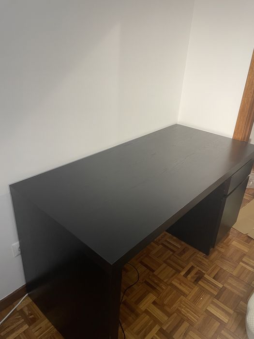 Secretaria Malm preta