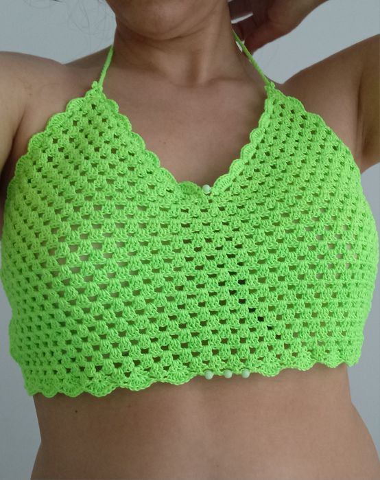 Top em crochê sem costas